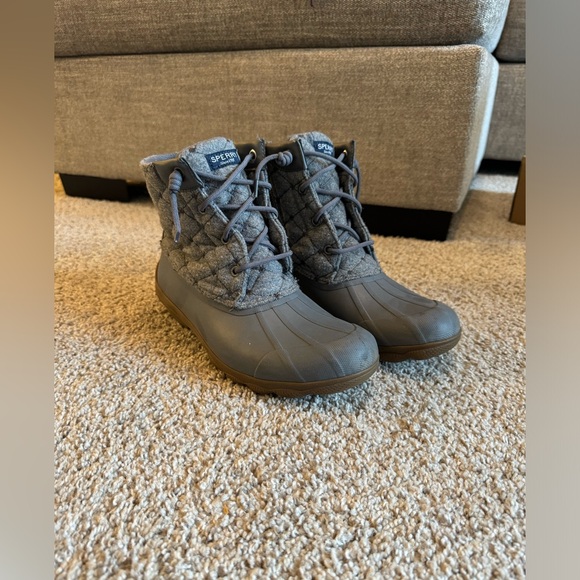 Sperry - Picture 1 of 4